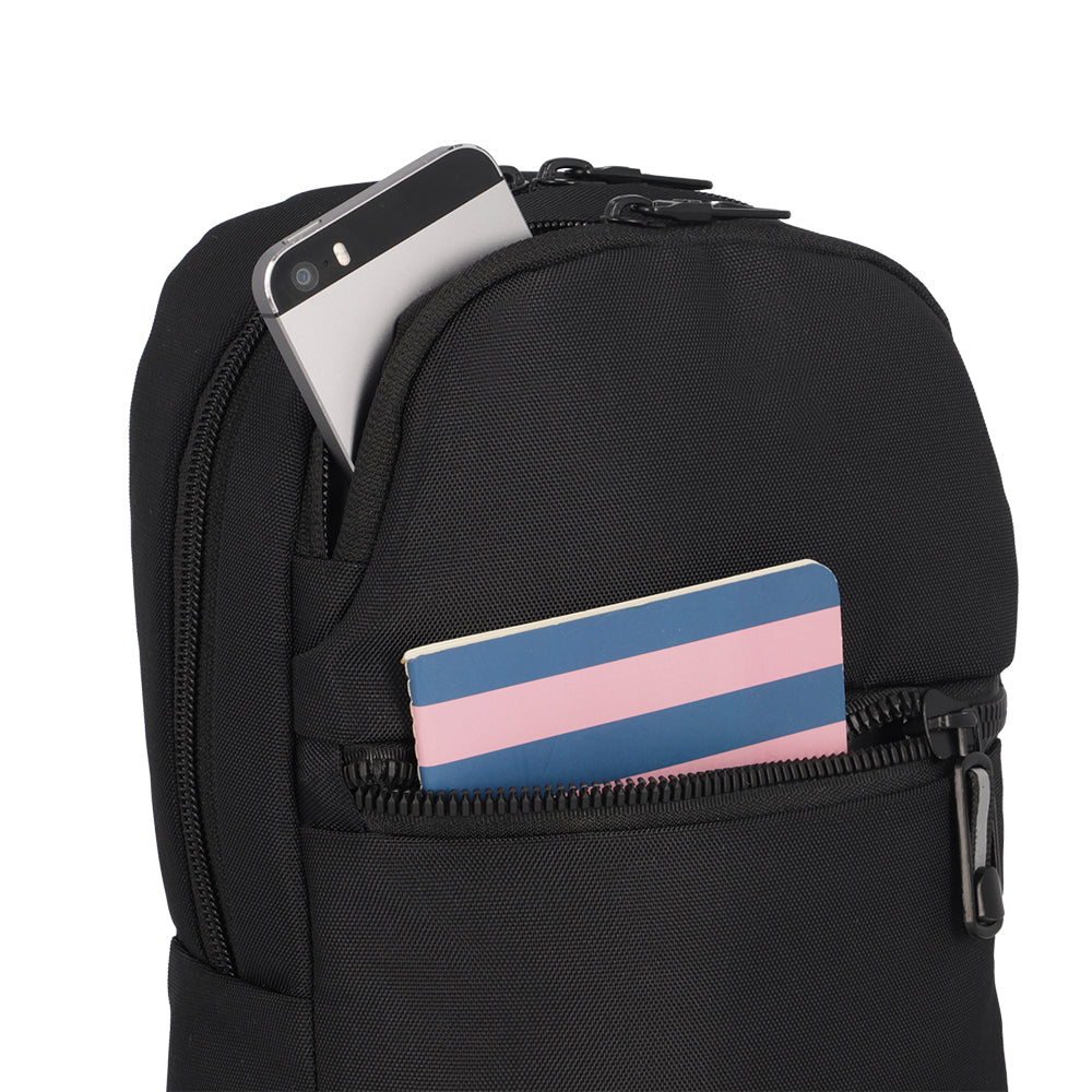 Bolso cruzado Sling Arlo negro M